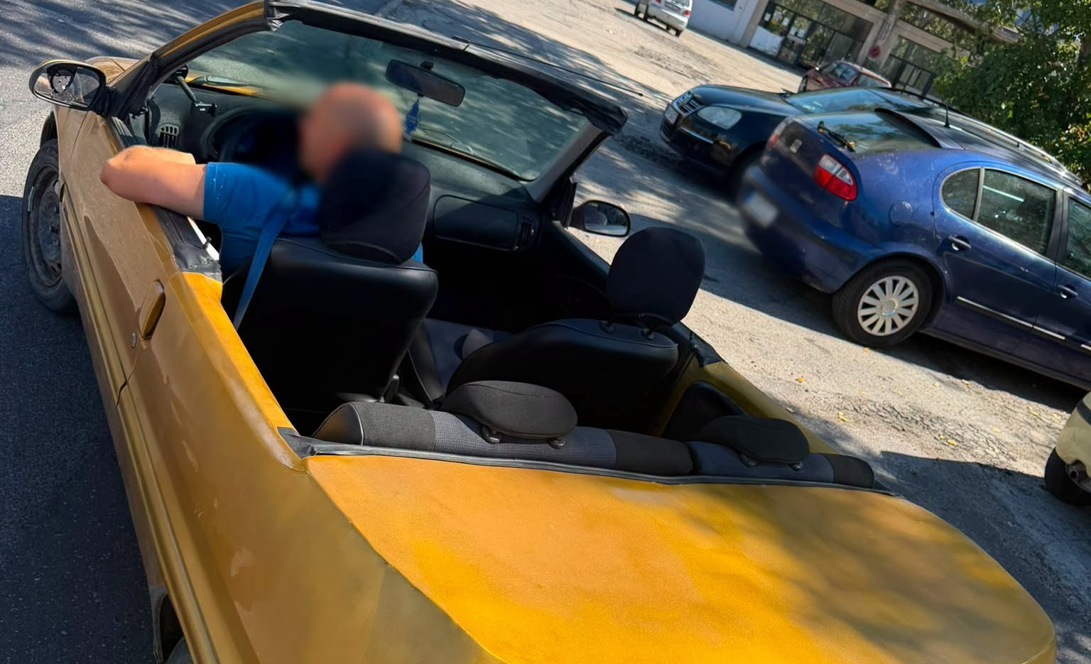 Vyrobil si kabriolet. Vetra vo vlasoch si ale veľa neužil