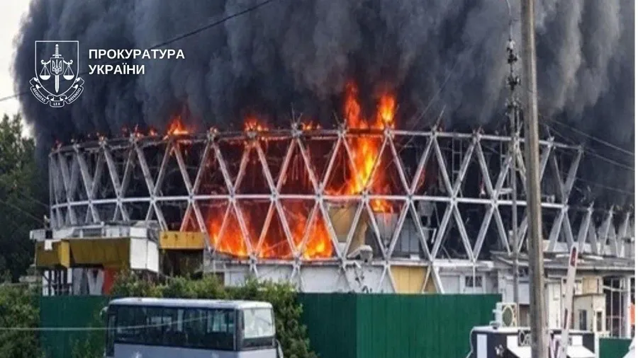 VLNY RUSKÝCH DRONOV ZASIAHLI KYJEV! Hlavné mesto bez internetu, tržnica podpálená, hlavná stanica vyradená (FOTO)