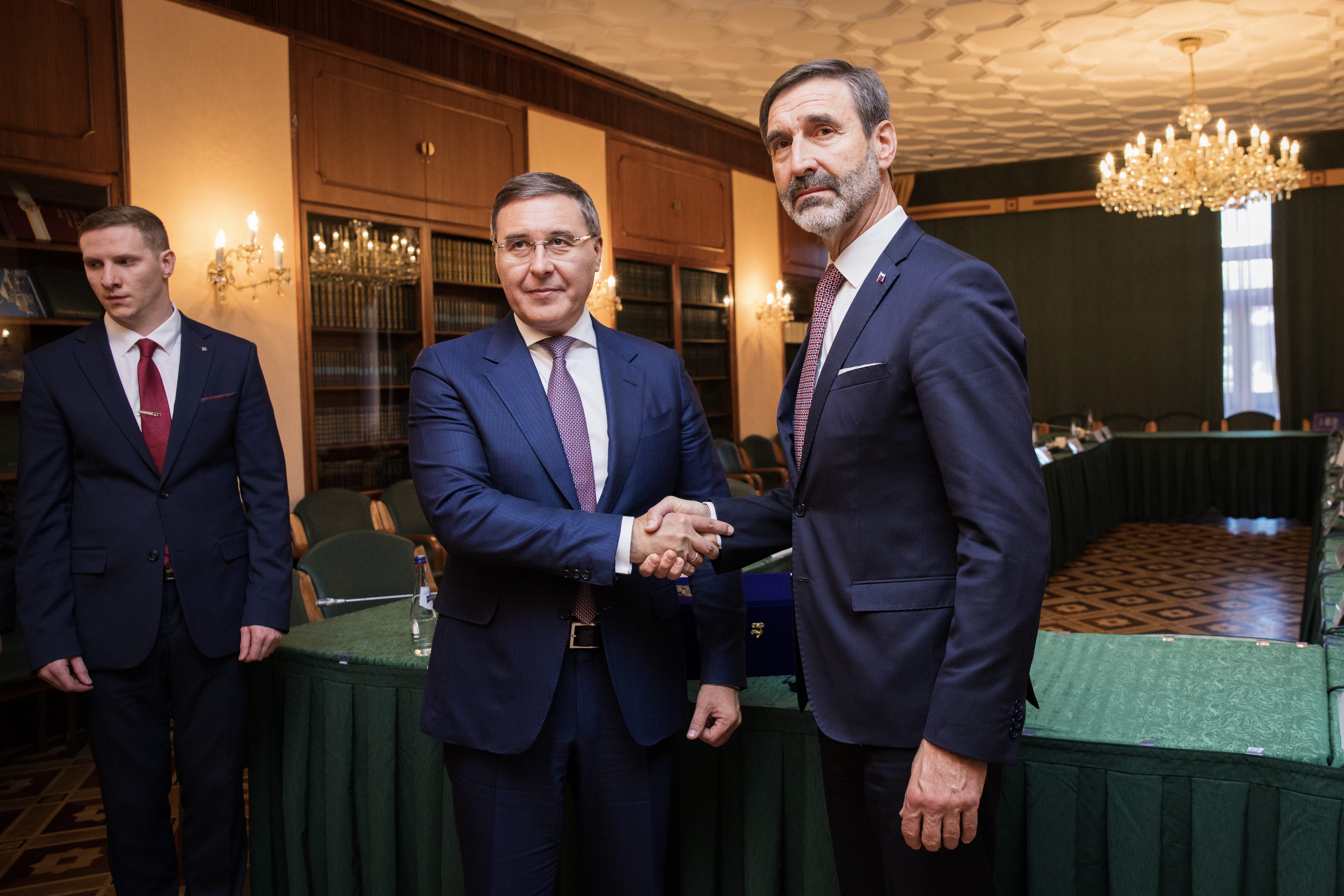 ROPA Z RUSKA má na Slovensko prúdiť ďalej! Blanár po rokovaní v Moskve prehovoril