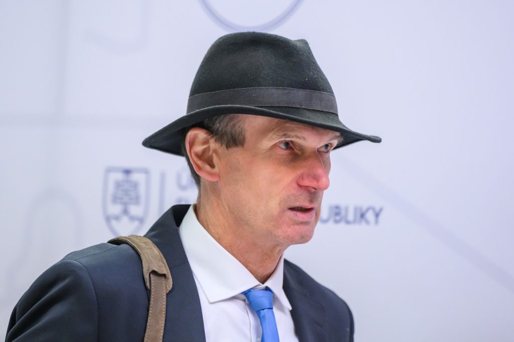 Kuffa st. vyvolal rozruch v Látkach! Takýto tvrdý odkaz mu poslal starosta