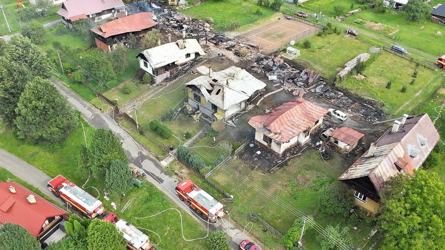 Za 15 minút stratili celý život: Braväcovo zničil ničivý požiar, dedina hovorí o podpaľačovi (VIDEO)