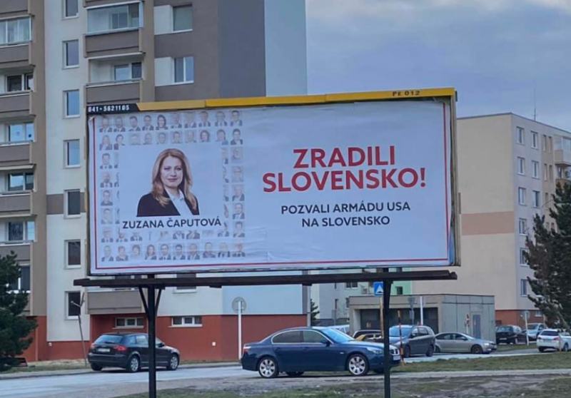 Billboard vlastizradných poslancov NR SR , ktorí odhlasovali DCA
