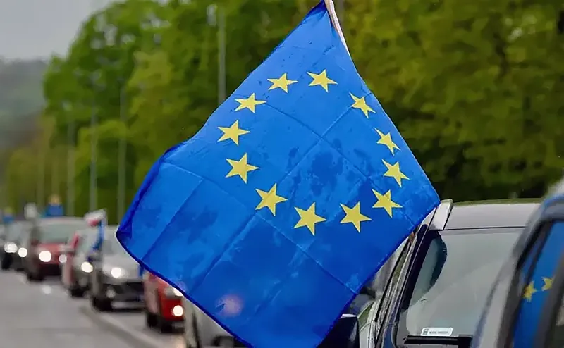 EÚ MENÍ PRAVIDLÁ PRE AUTÁ: Už v novembri pribudne novinka, ktorá sa dotkne aj spaľovákov