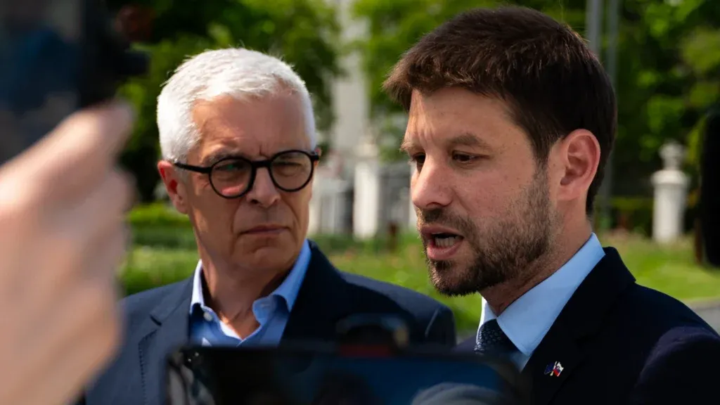 PO VZORE MAGYARA SĽUBUJÚ POSLUŠNOSŤ BRUSELU! Progresívci sa pre výroky Fica chcú stretnúť s veľvyslancami našich spojencov