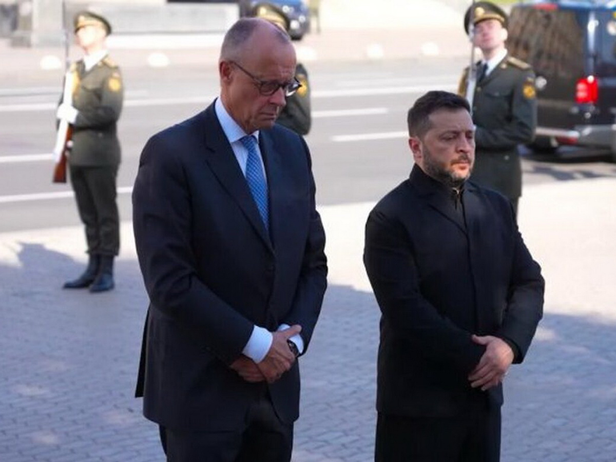 „ZBRANE MUSIA BYŤ UMLČANÉ, MY CHCEME ROKOVAŤ!“ Merz z Kyjeva apeloval na Putina – Moskva reagovala