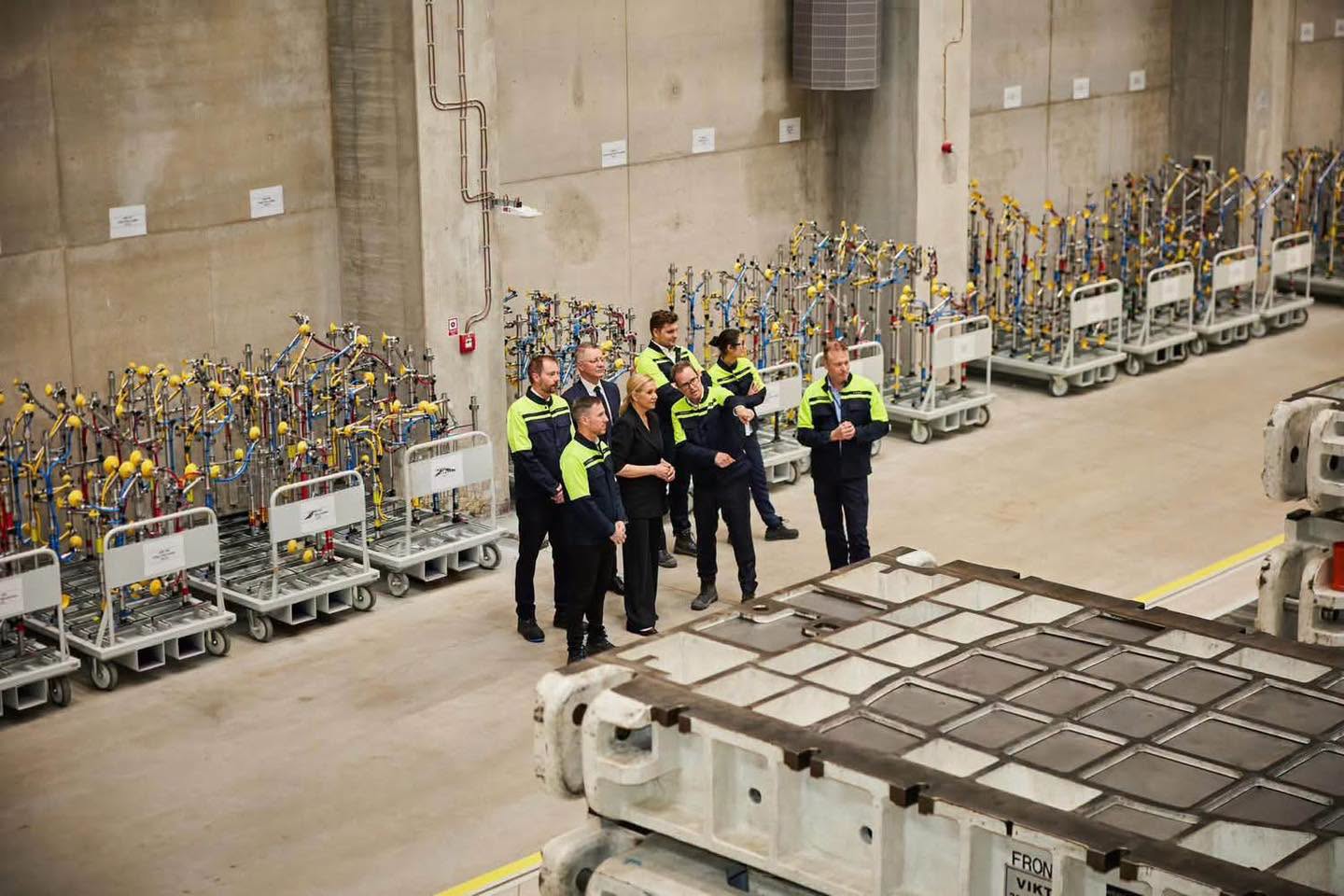 Skvelá správa pre ekonomiku: Volvo už rozbehlo fabriku, tisícka ľudí má prácu!