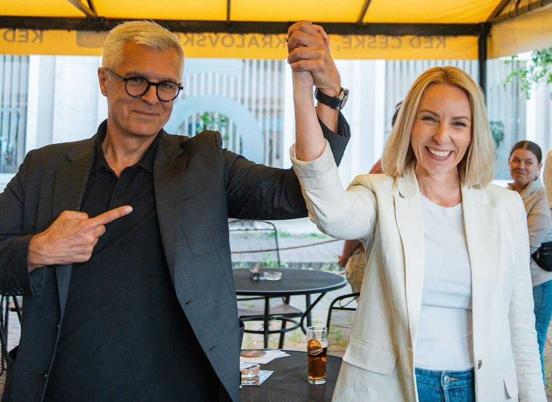 Šimečka zatĺkal, Javorčíková po tlaku priznala: Peniaze od PS na štýl Korčoka