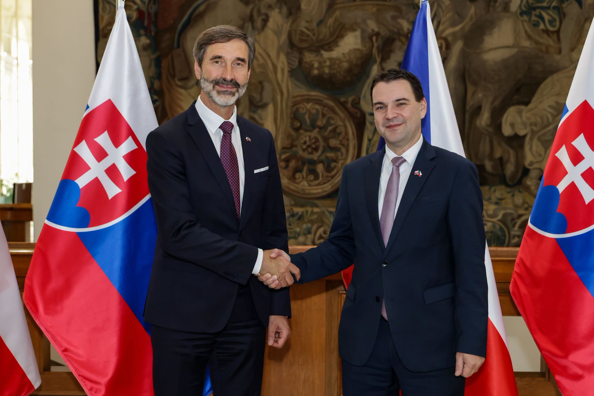 Vlády Ukrajiny a SR budú rokovať aj o tom, ako ukončiť konflikt s Ruskom