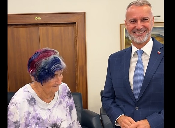 Predseda parlamentu Richard Raši s mamou baví internet. TÁTO vás rozosmeje!