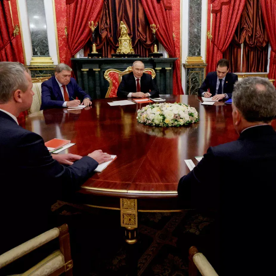Putin sa stretol s vyslancami USA na rozhovoroch o mieri na Ukrajine