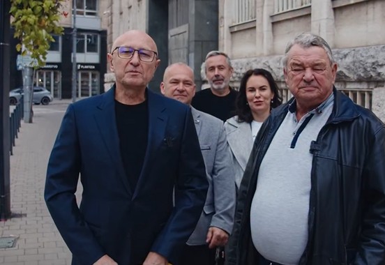 Incident na Matovičovom mítingu má dohru: Dôchodcovi právne pomohol Kollár