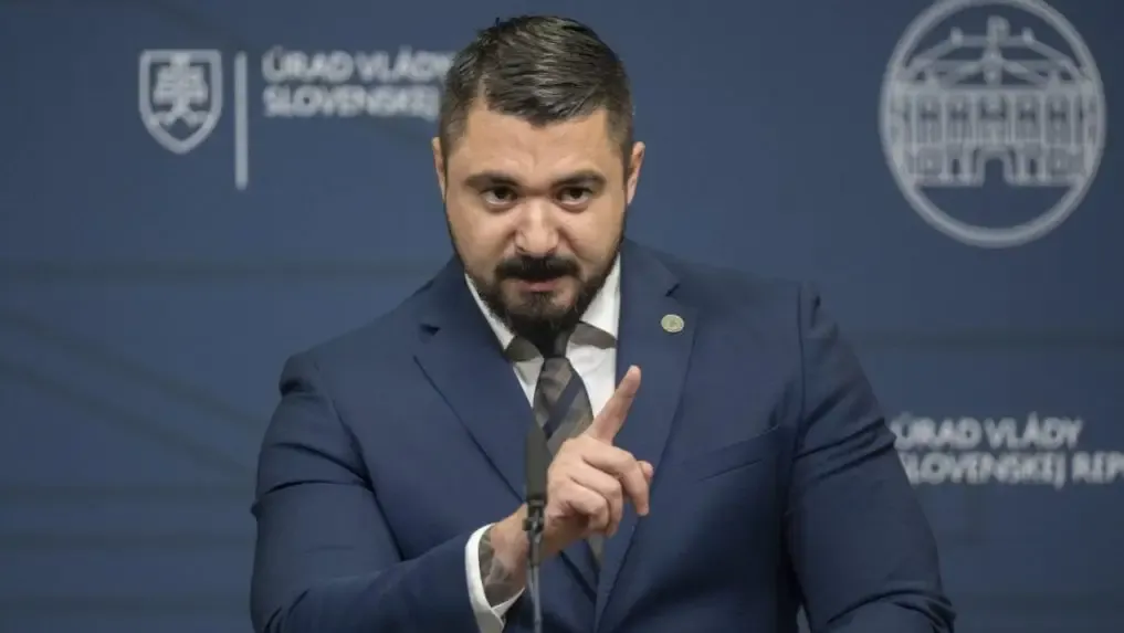 Gašpar vyzval na zdržanlivosť pri informovaní o GRU na Slovensku