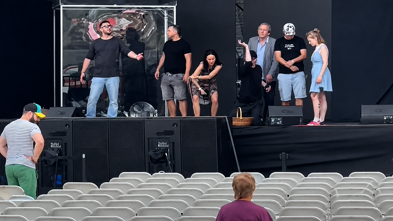 DO POPUKANIA! Beatles, čudný tanec a traja diváci. Oslava SNP podľa progresívnej kultúrnej úderky (VIDEO)