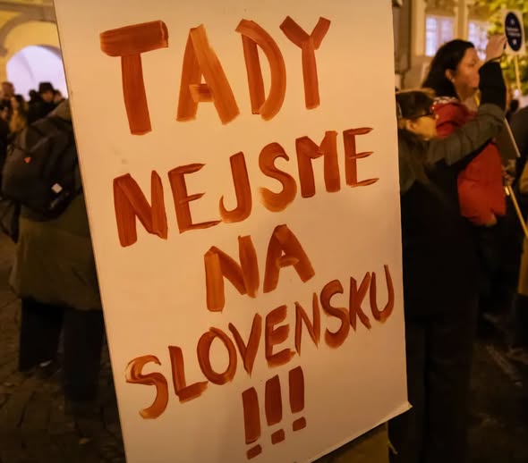 NEBERTE SI SLOVENSKO DO ÚST! - odkázal Chmelár českej opozícii kvôli ČT