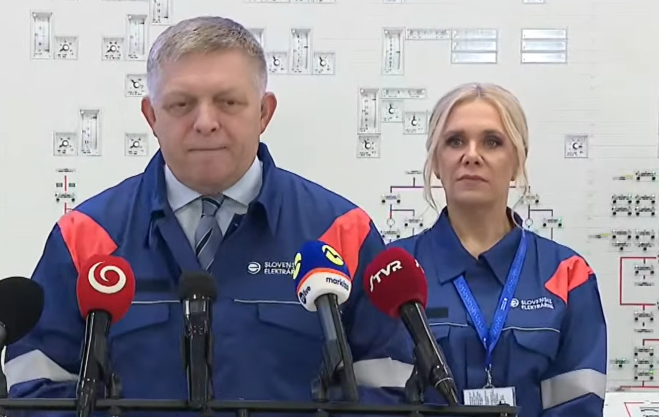 VEĽKÁ VEC PRE SLOVENSKO! Buďme hrdí na to, čo sme dosiahli - odkázal Slovákom premiér z Mochoviec, kde otvoril 4-tý blok jadrovej elektrárne (VIDEO)