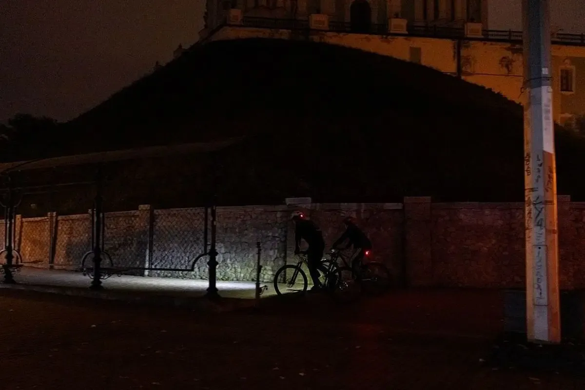 KYJEV BEZ VODY A ELEKTRINY! Nočný ruský útok na energetické zariadenie hlavného mesta