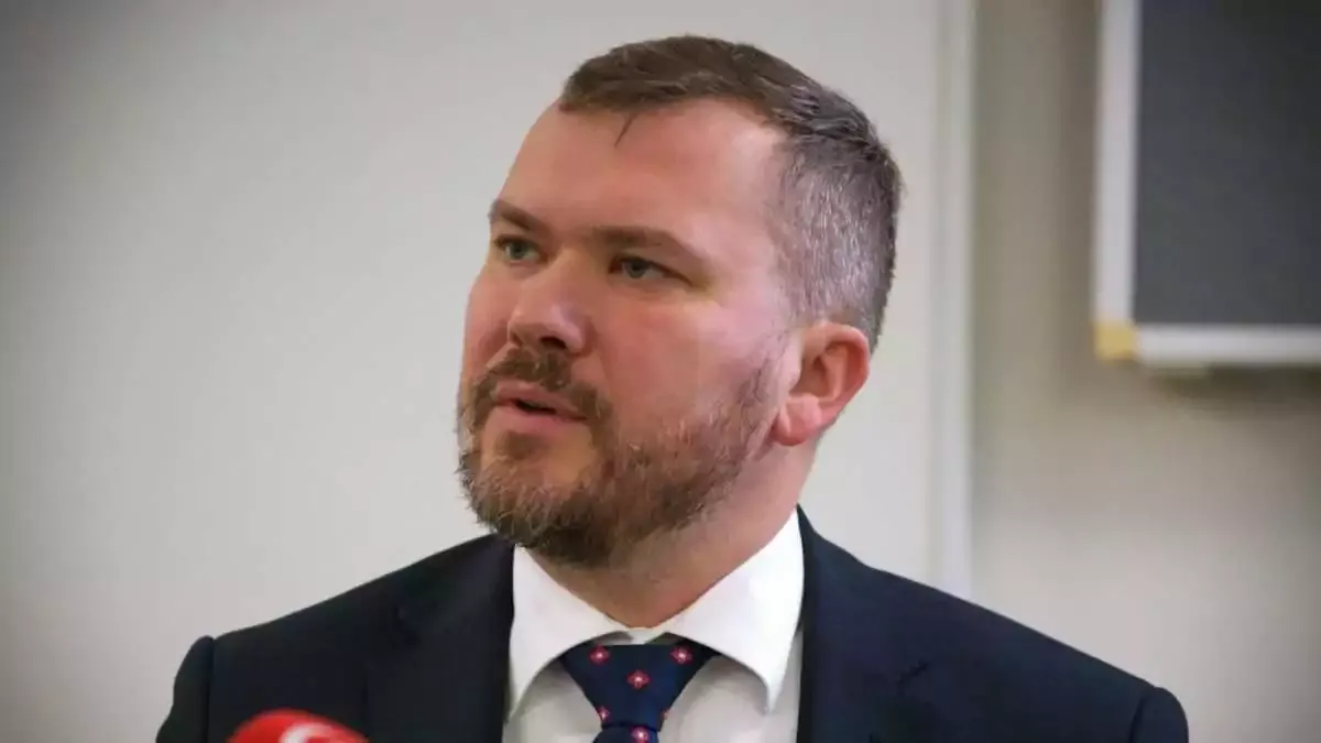 ZA KDH HOVORÍM JA, NIE MIKLOŠKO! - zmietol Mikloškovu podporu Vallovi podpredseda Viliam Karas (VIDEO)