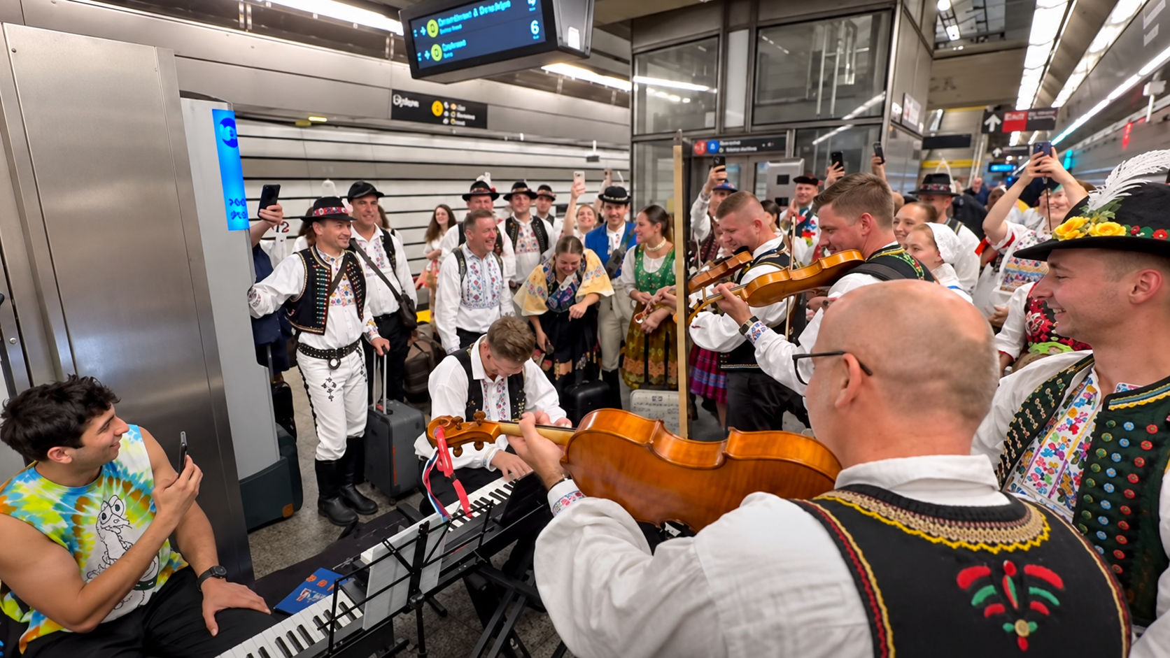 Na snímke Folklórny súbor Vranovčan v newyorskom metre