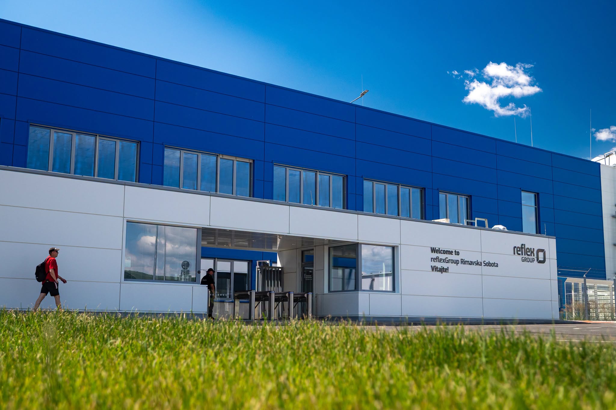 V južnom regióne roky chýbala práca. Teraz tu otvorili fabriku, ktorá má zamestnať až 450 ľudí