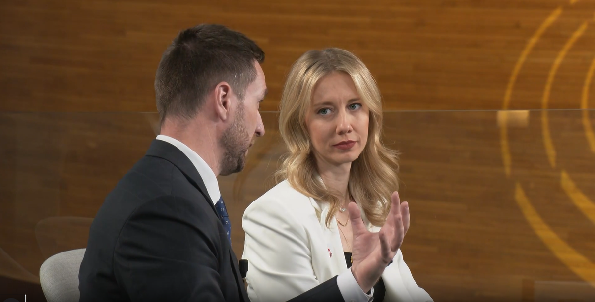 Denník N hodnotil debaty Uhríka s političkami PS. Vlastným textom však priznal Uhríkovu prevahu