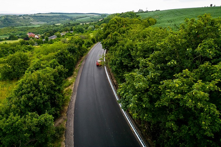 Pri Hlohovci aj Piešťanoch pribudnú ďalšie kilometre obnovených ciest