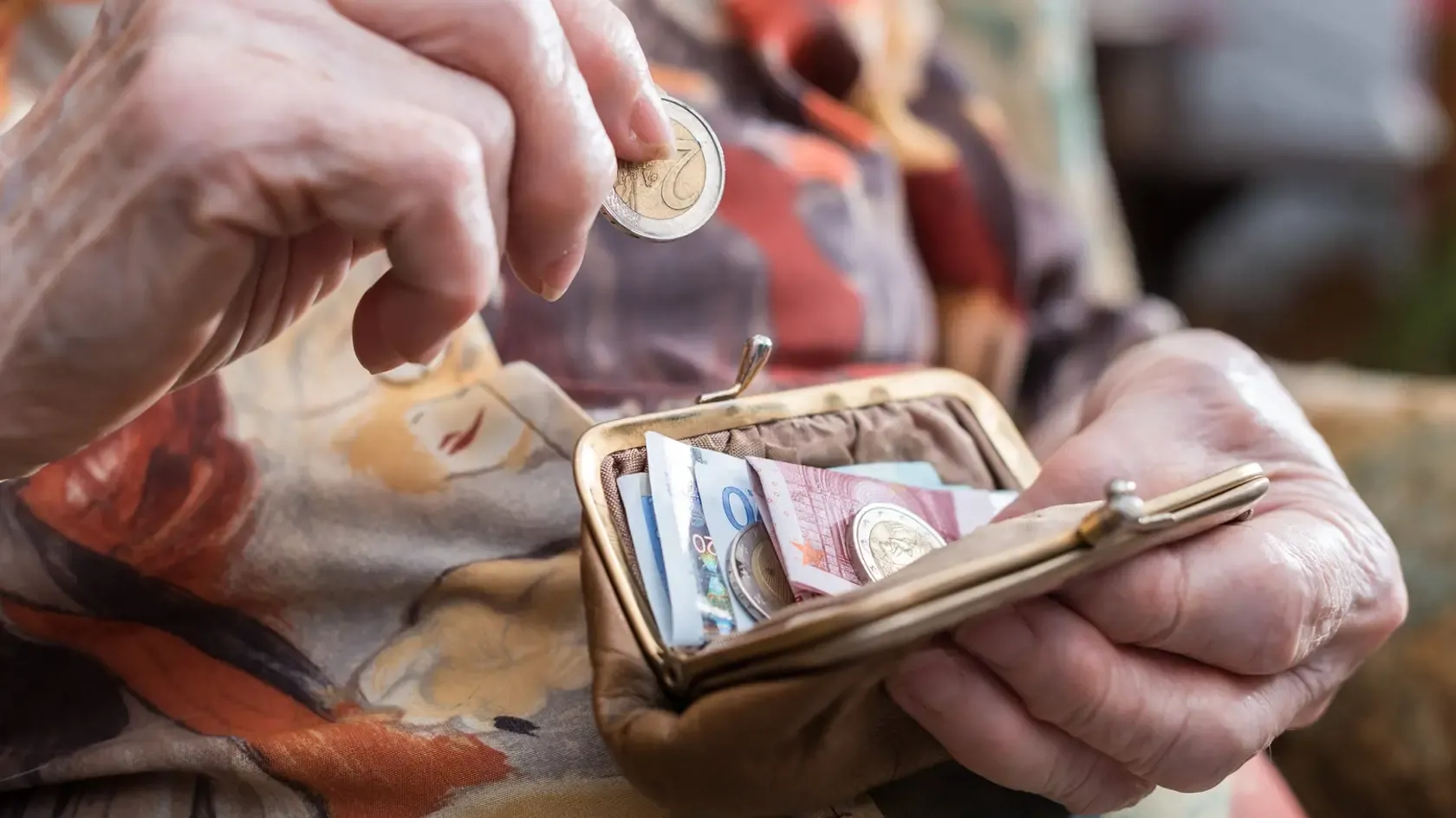 SENIORI, TOTO SI SKONTROLUJTE! Tieto peniaze môžete dostať od štátu