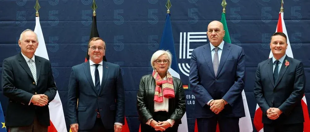 Tak dlho, ako to bude potrebné. Päť krajín NATO opätovne potvrdilo podporu Kyjevu