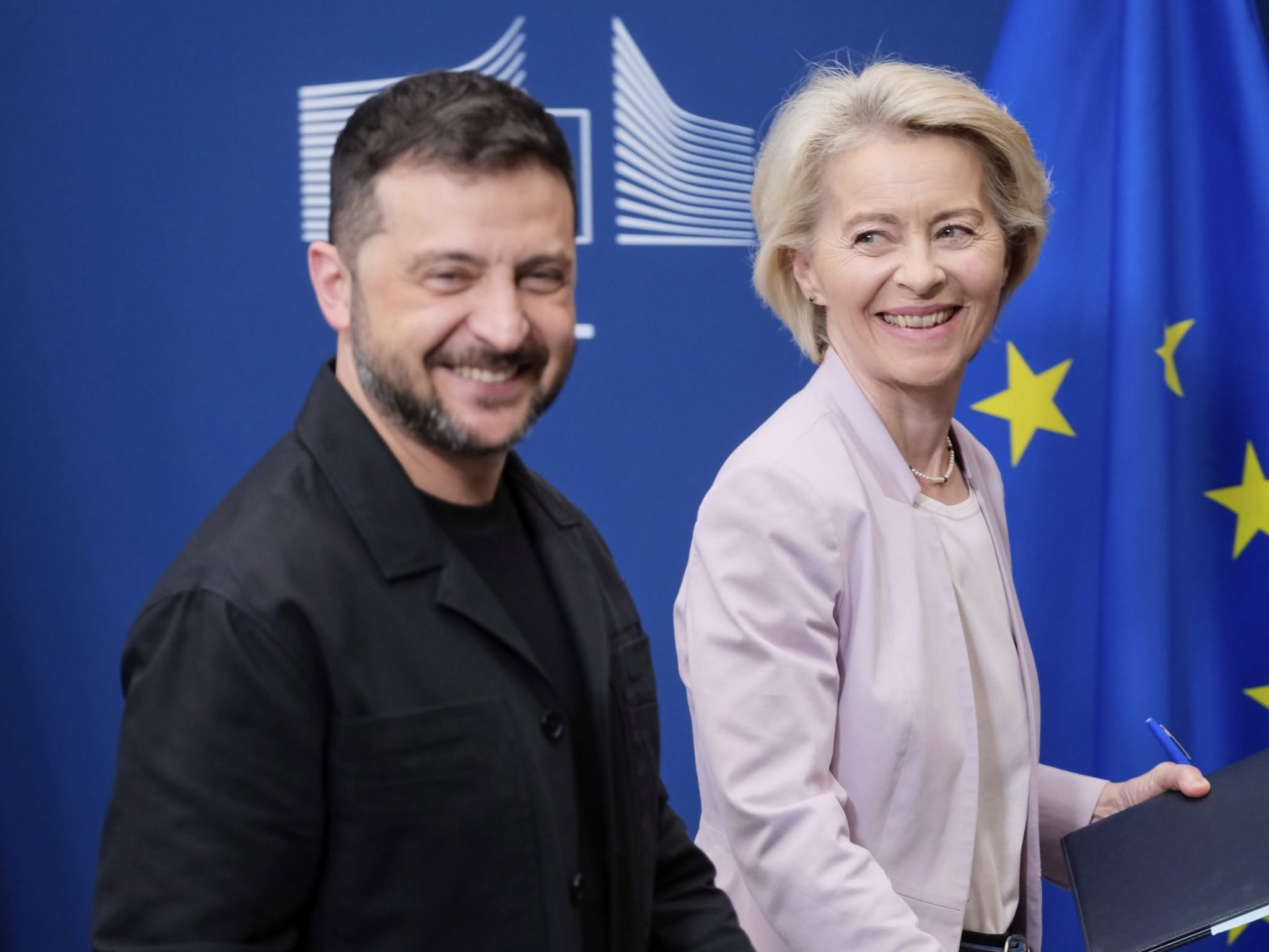 OBROVSKÉ ŠKANDÁLY A KORUPCIA NA UKRAJINE! A Leyenová zatvára oči, kým nás okrádajú. STAČILO! - hromží Viktorín