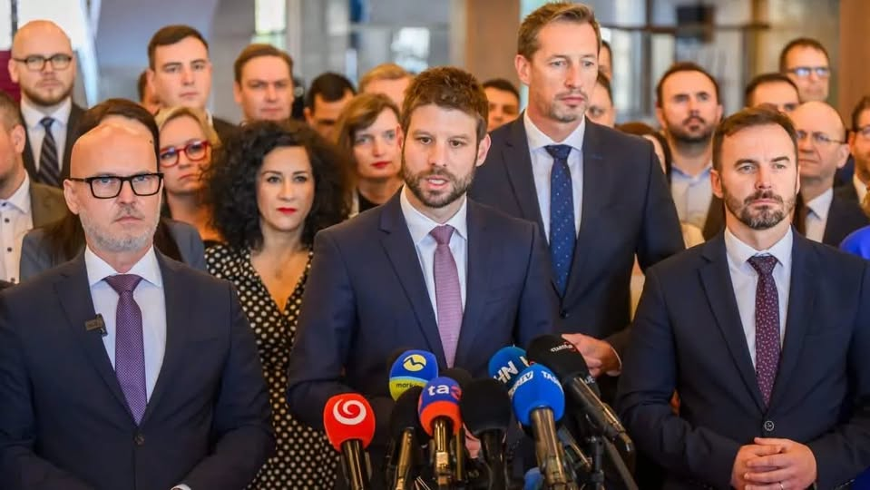 TOTO NÁM CHCE VLÁDNUŤ! Slovensko má suverénne najtrápnejšiu opozíciu na svete. Gyimesi vysvetľuje