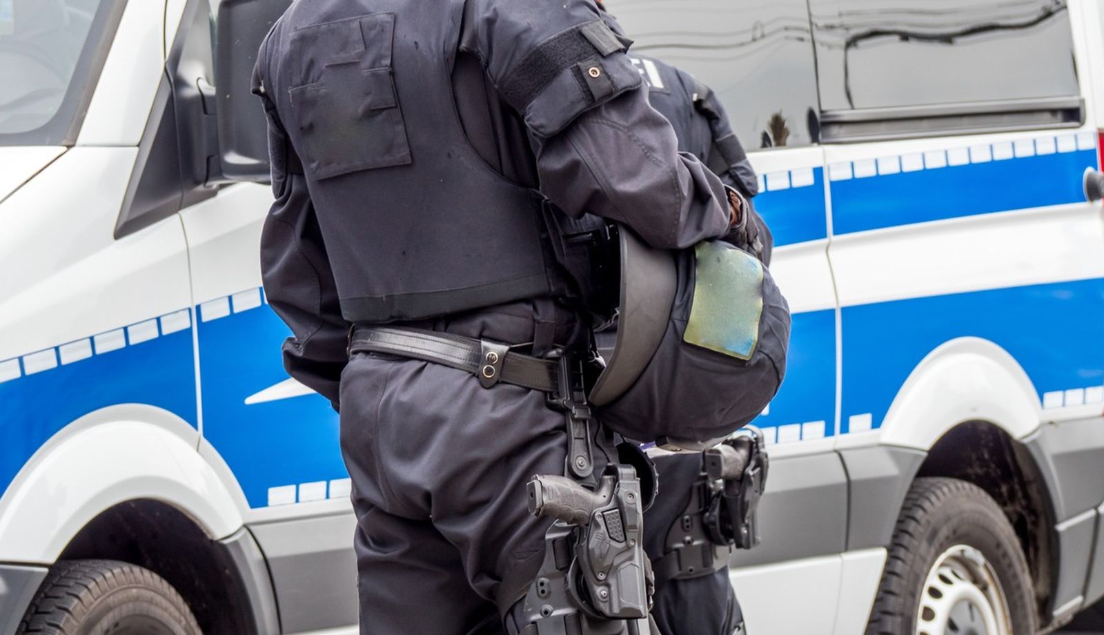 Stovky škôl v štyroch krajinách dostali bombové hrozby