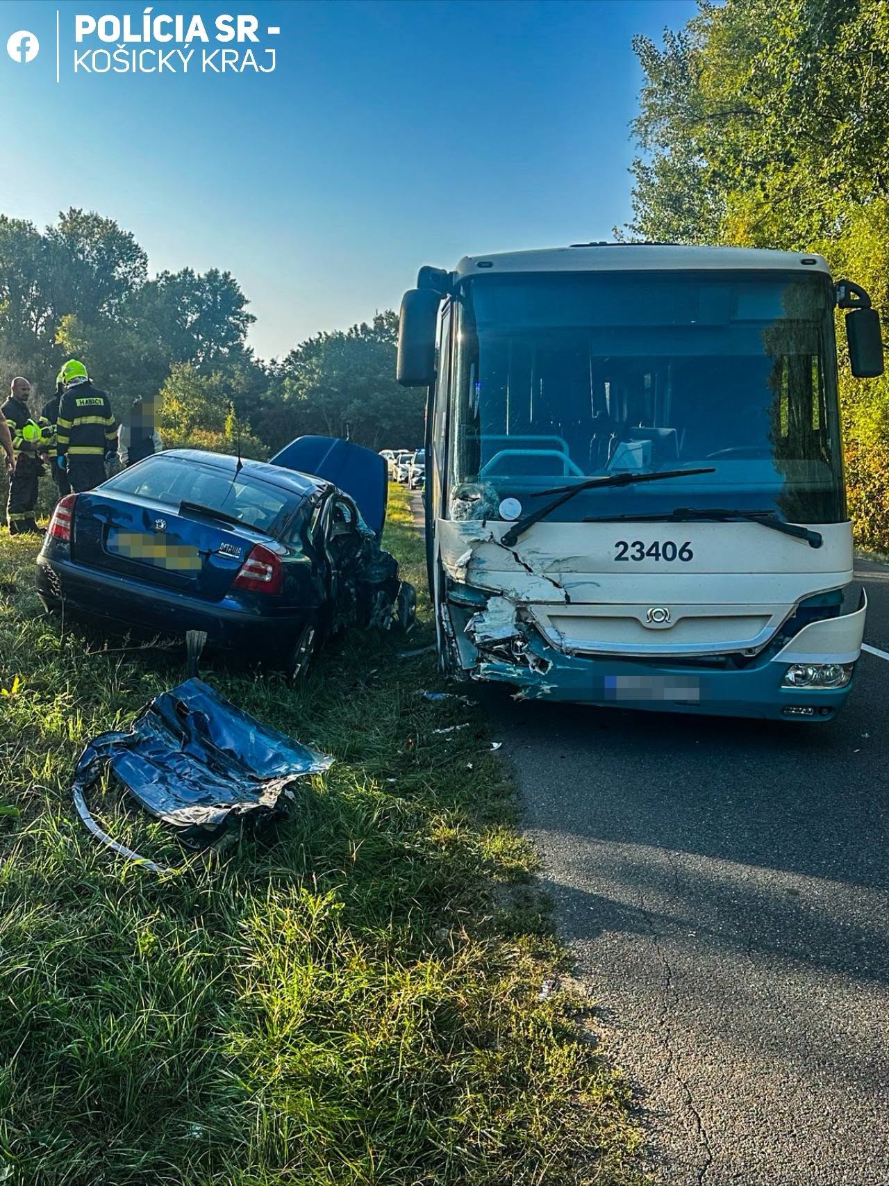 MRAZIVÁ NEHODA AUTA S AUTOBUSOM! Autobus viezol 16 maloletých detí